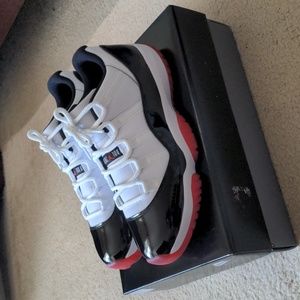 Jordan 11 Low - Bred Concord